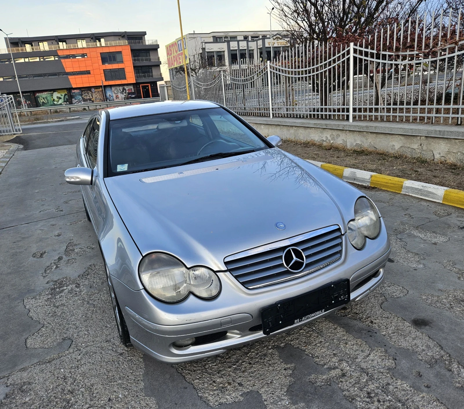 Mercedes-Benz C 200 Бензин Автомат - изображение 2