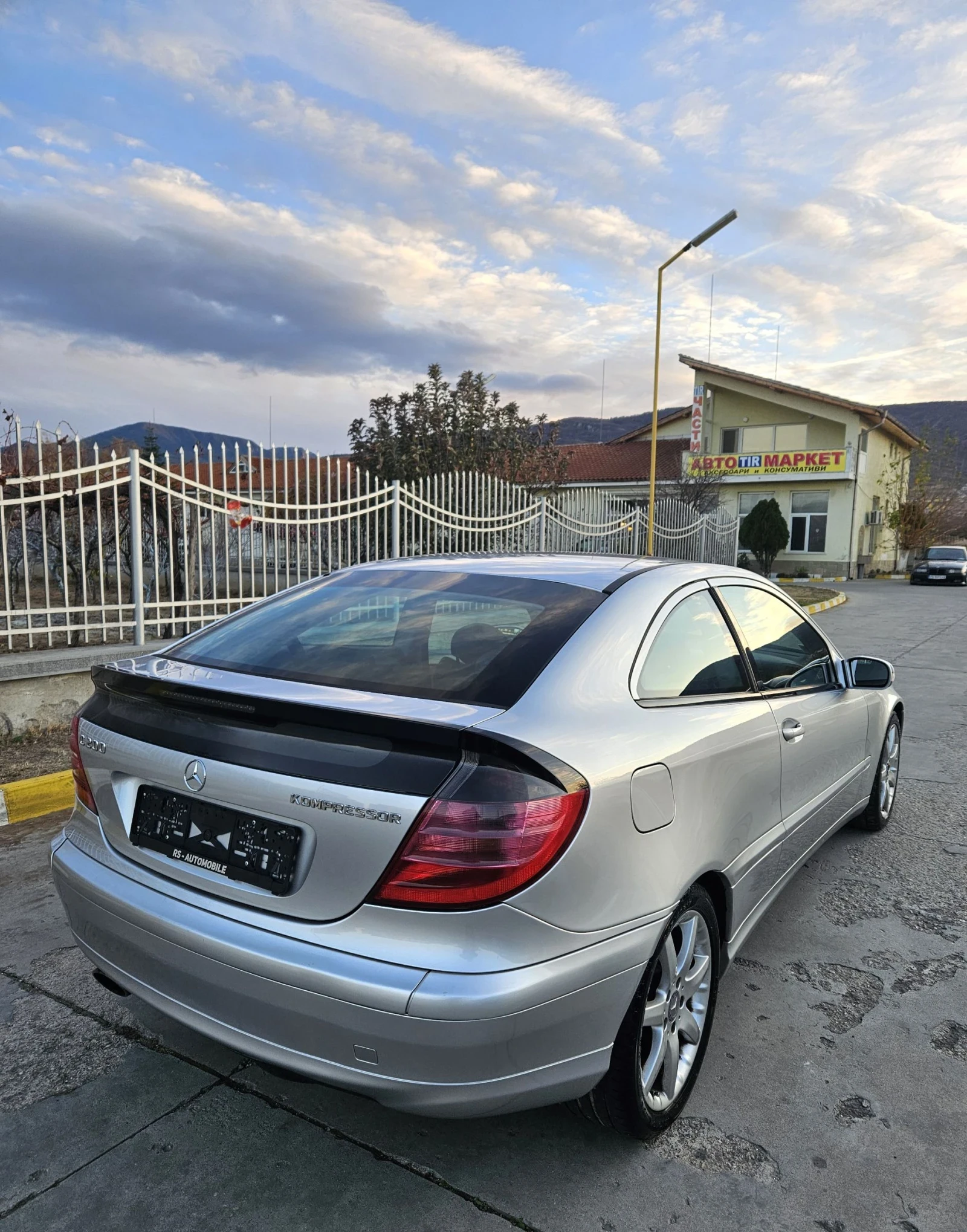 Mercedes-Benz C 200 Бензин Автомат - изображение 4