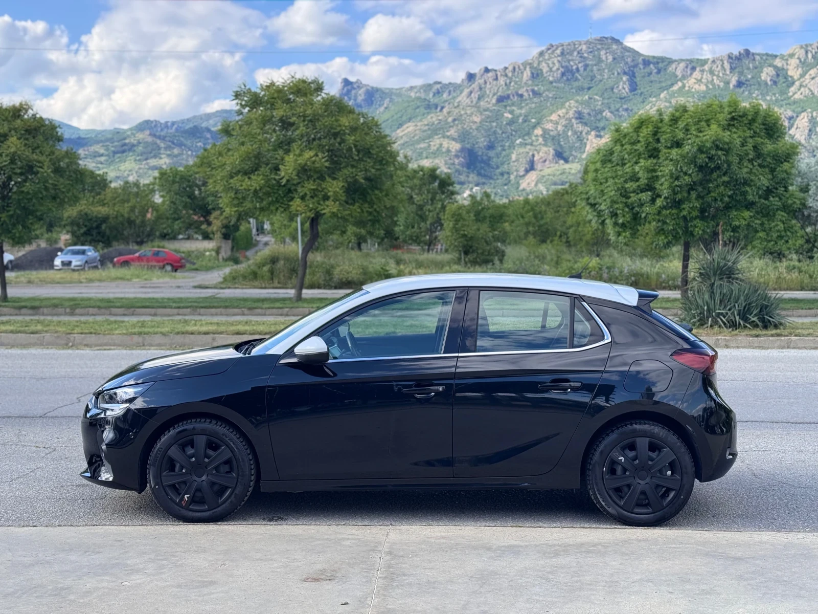 Opel Corsa 1.2i 75кс * Камера* Асистенти* LED*  - изображение 2