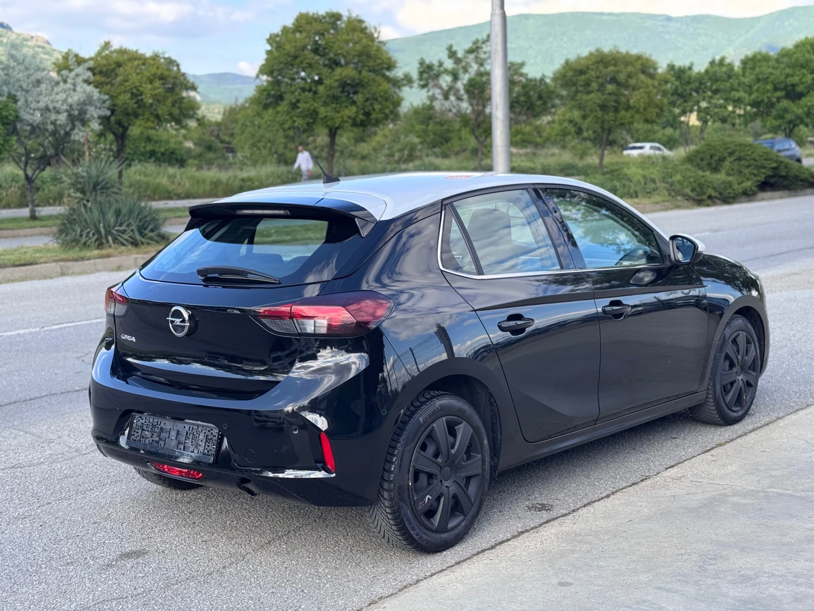 Opel Corsa 1.2i 75кс * Камера* Асистенти* LED*  - изображение 5