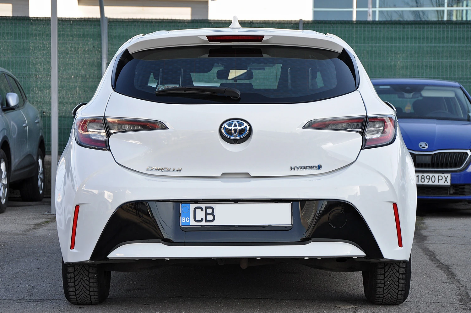 Toyota Corolla 1.8 hybrid Гаранционен! - изображение 5
