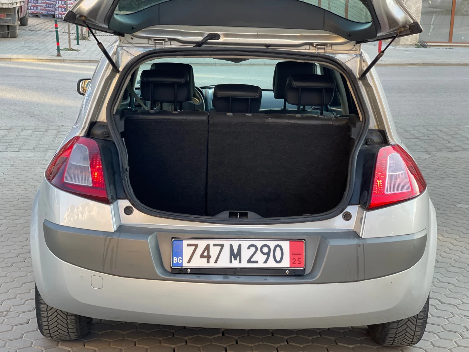 Renault Megane 1.5 - изображение 9