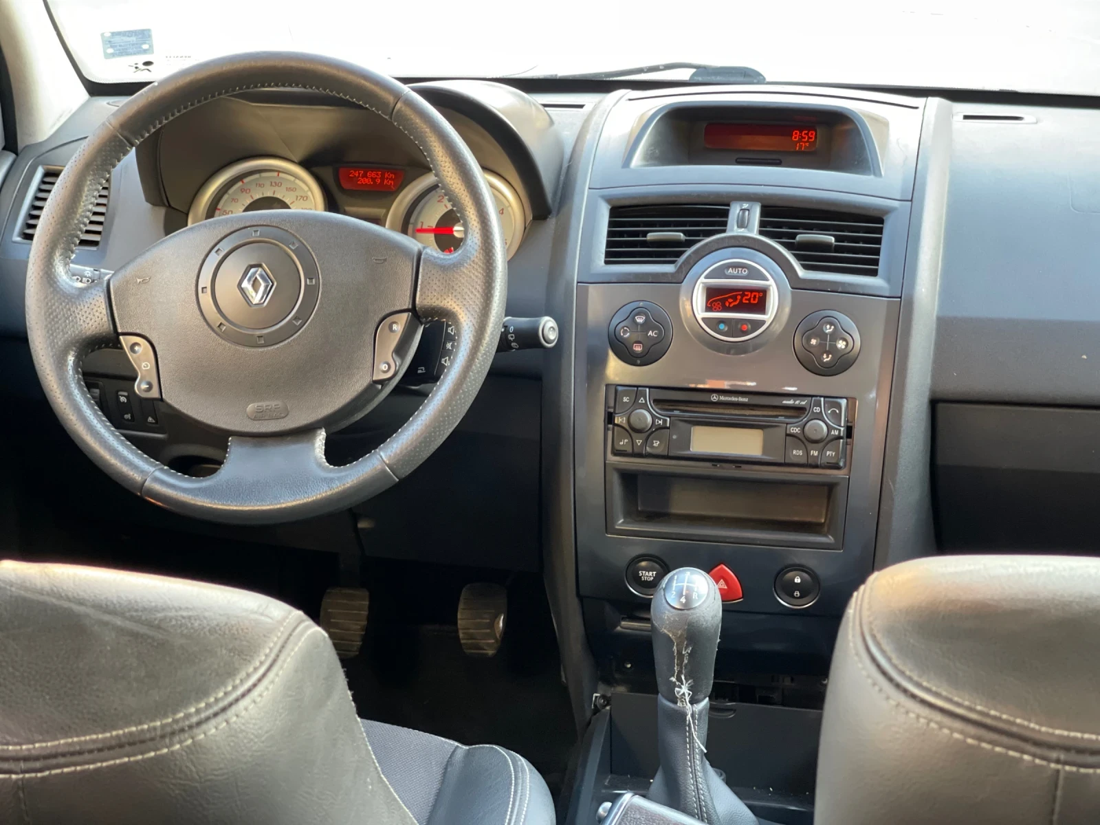 Renault Megane 1.5 - изображение 5