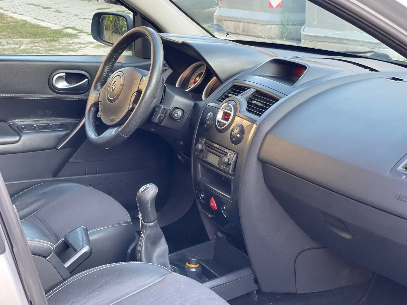 Renault Megane 1.5 - изображение 6