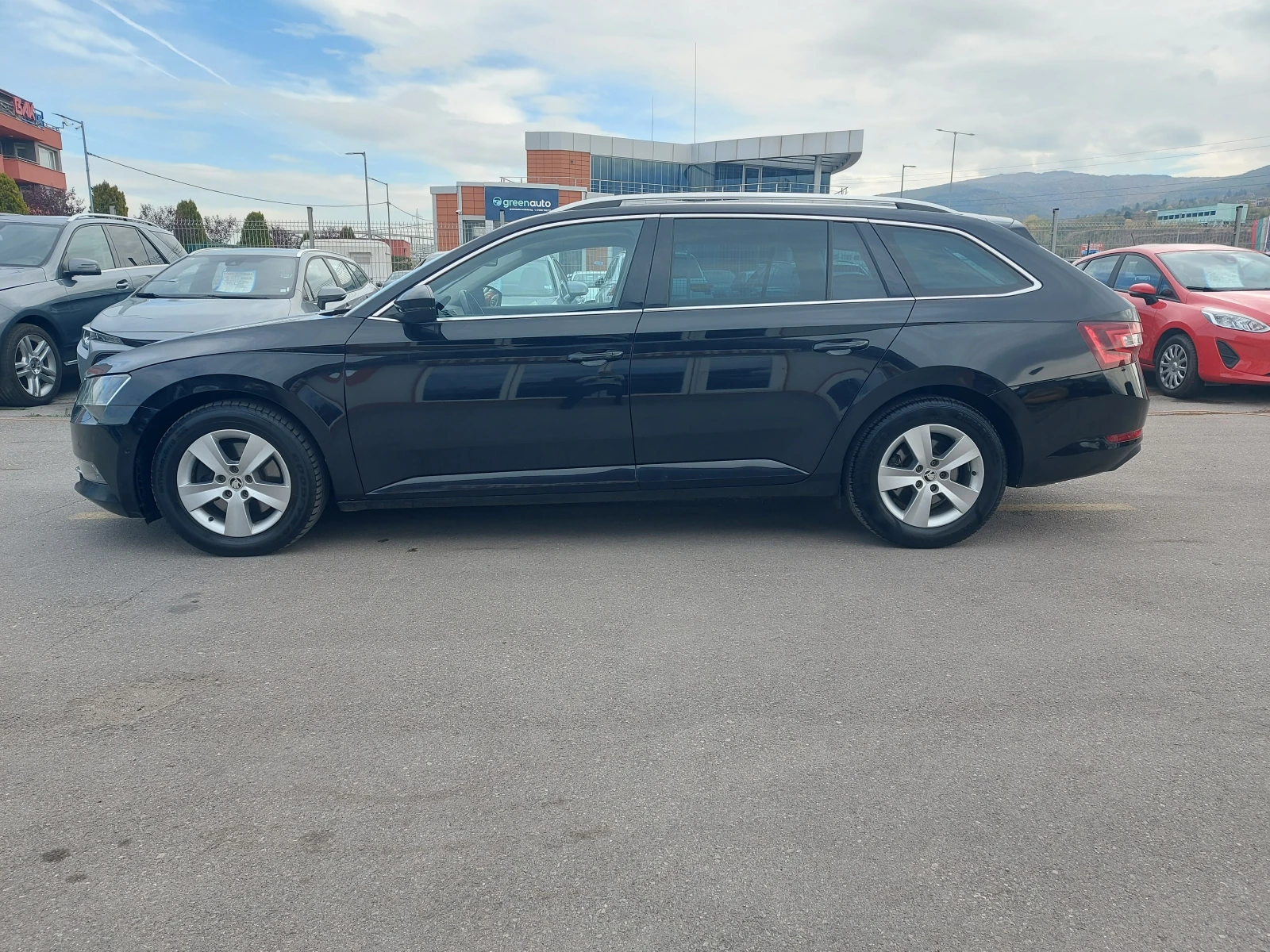 Skoda Superb 2.0 TDI* 190 к.с.* ПАНОРАМА* FULL EXTRI БЕЗ КОЖА - изображение 4