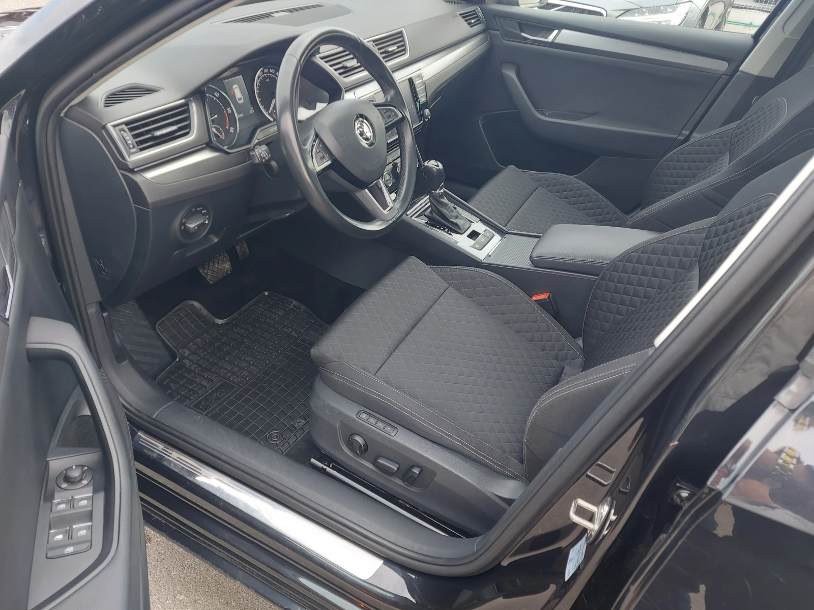 Skoda Superb 2.0 TDI* 190 к.с.* ПАНОРАМА* FULL EXTRI БЕЗ КОЖА - изображение 7