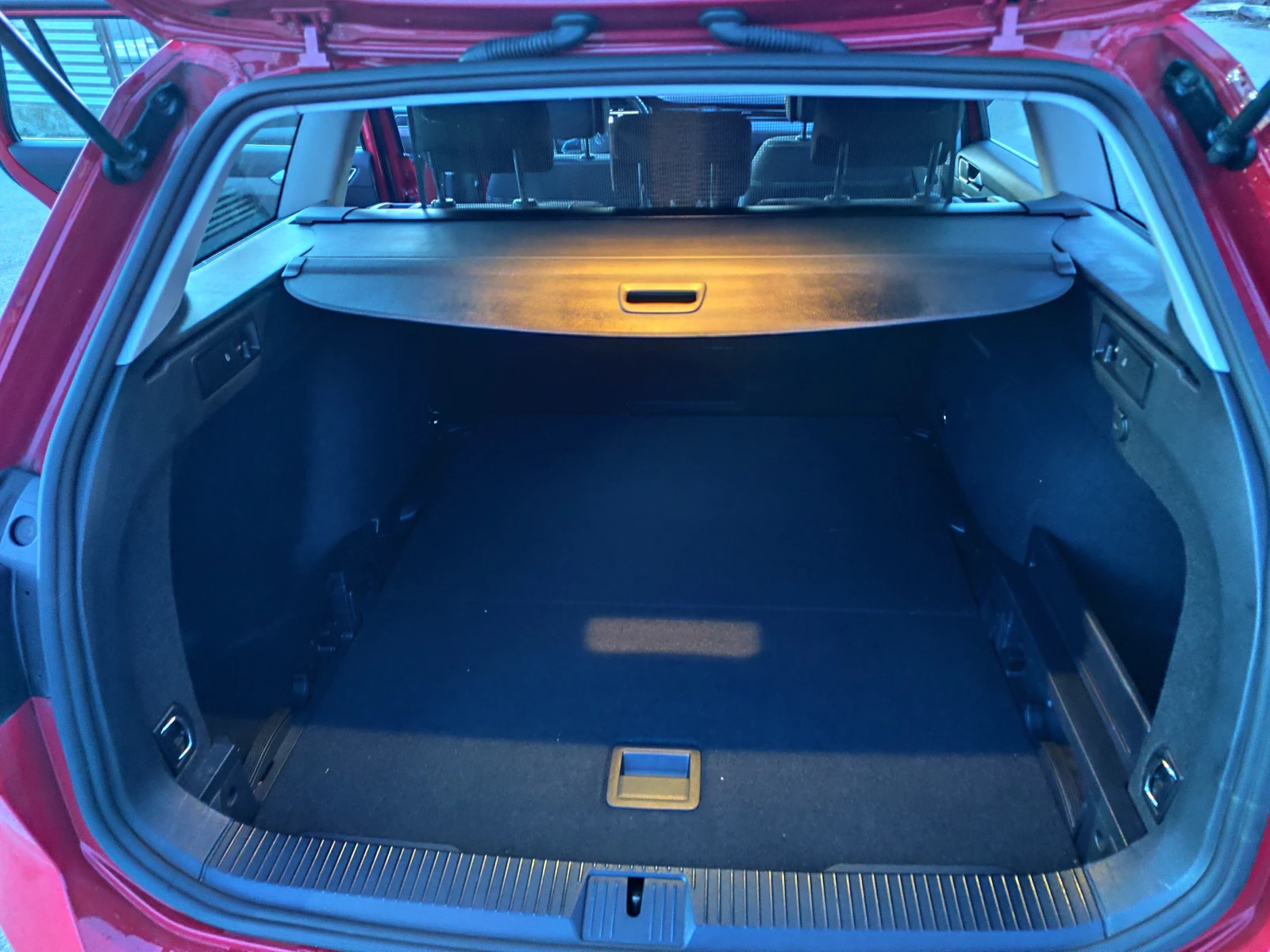 VW Passat Business Premium Paket (DIGITAL/Massage) - изображение 9