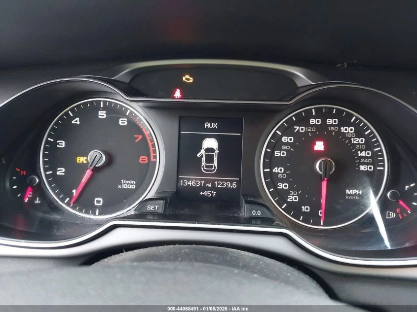 Audi A4 2l 2.0T Premium - изображение 7