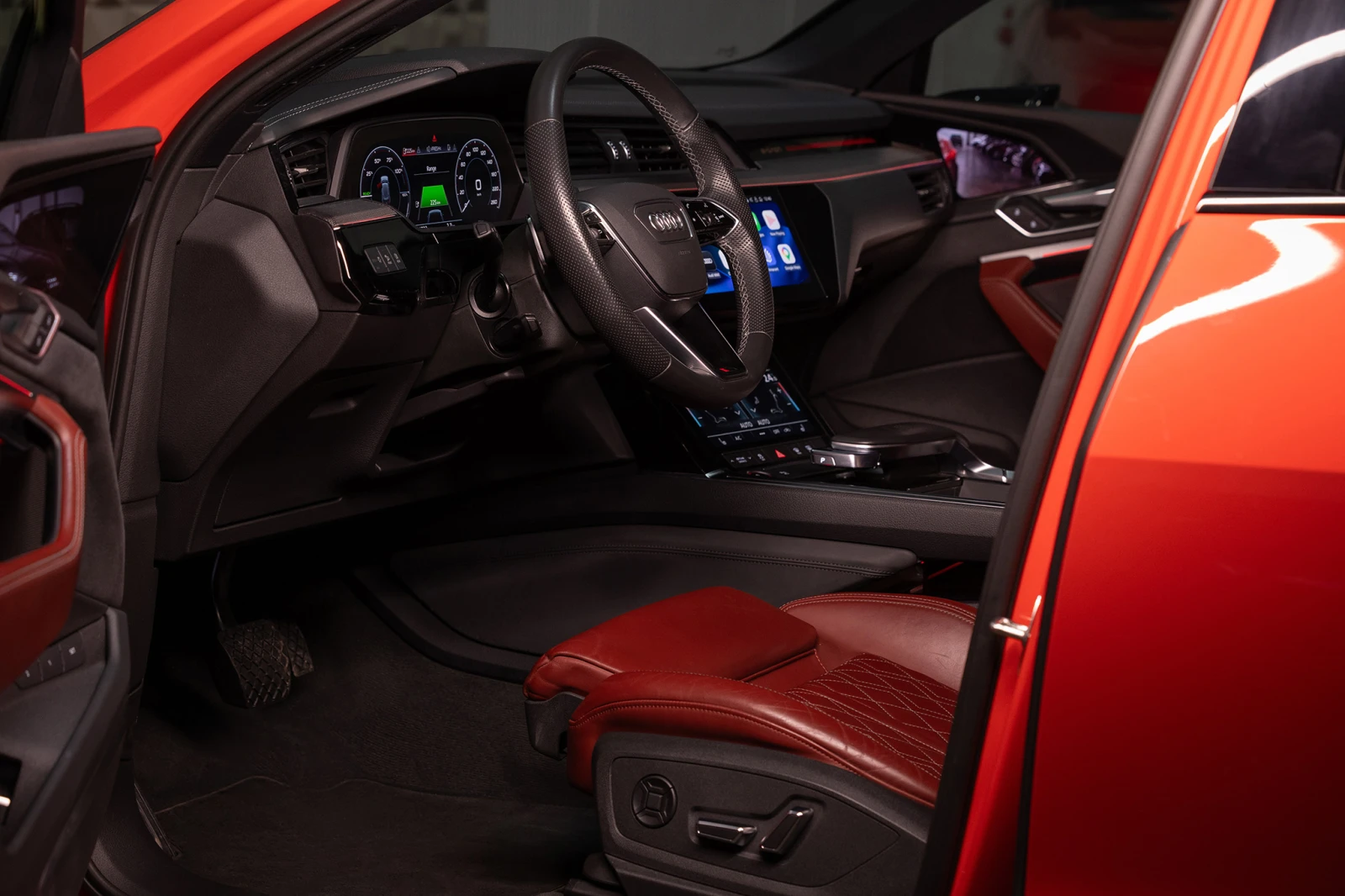 Audi E-Tron Sportback S 95 kWh quattro (Гаранция до 2027), снимка 7 - Автомобили и джипове - 53801126