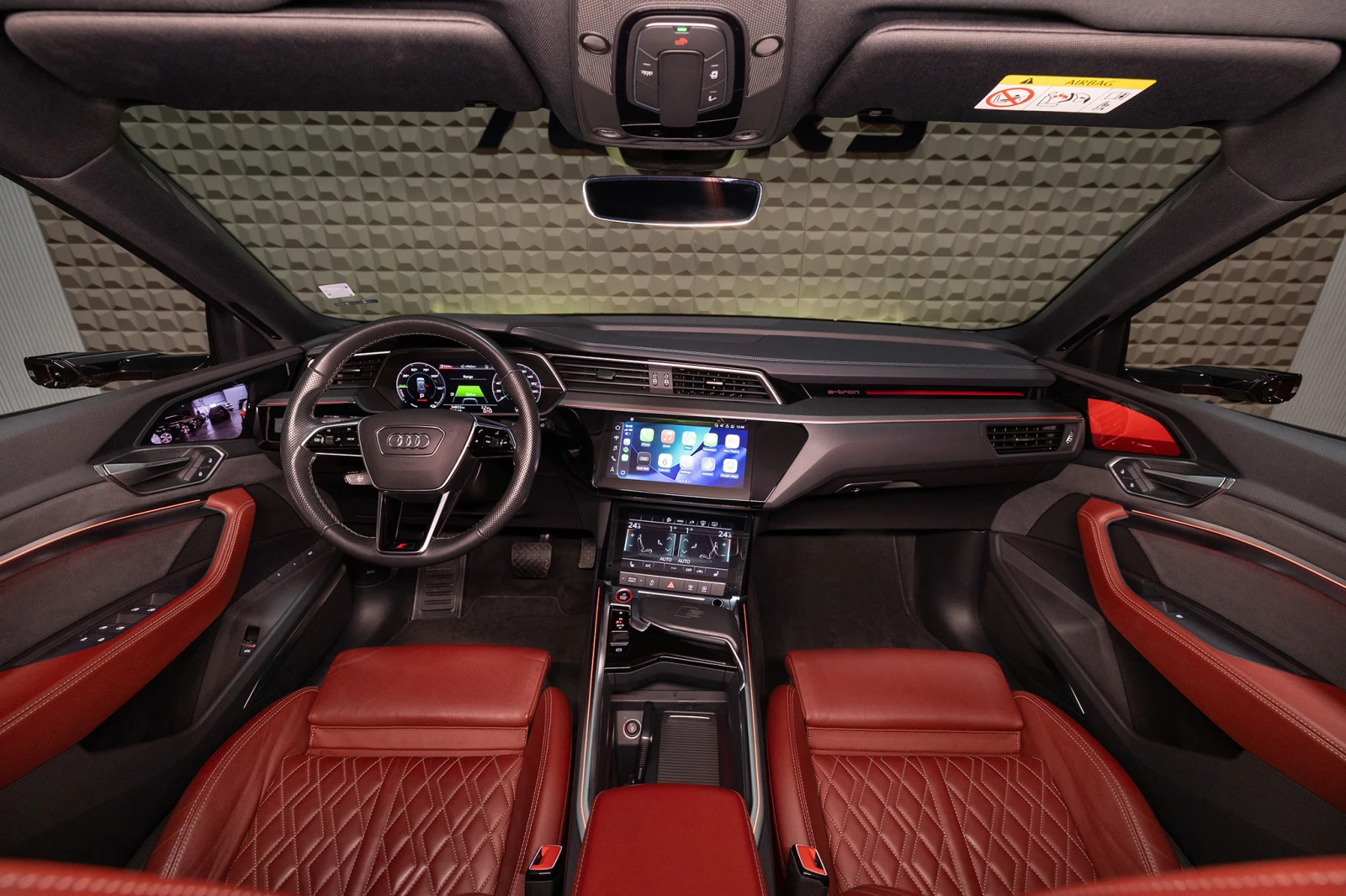 Audi E-Tron Sportback S 95 kWh quattro (Гаранция до 2027), снимка 9 - Автомобили и джипове - 53801126