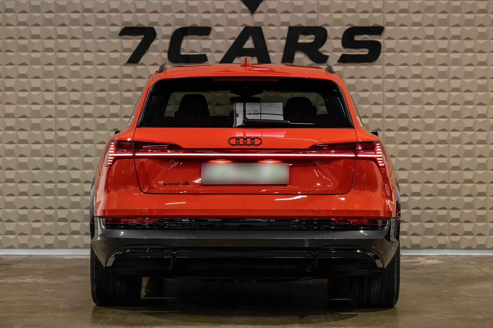 Audi E-Tron Sportback S 95 kWh quattro (Гаранция до 2027), снимка 5 - Автомобили и джипове - 53801126