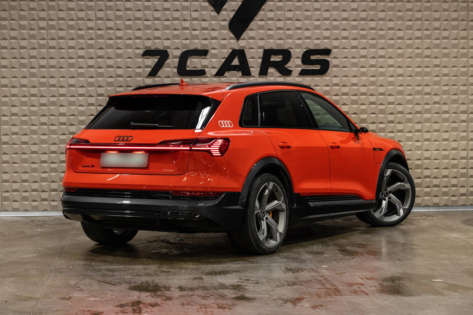 Audi E-Tron Sportback S 95 kWh quattro (Гаранция до 2027), снимка 6 - Автомобили и джипове - 53801126