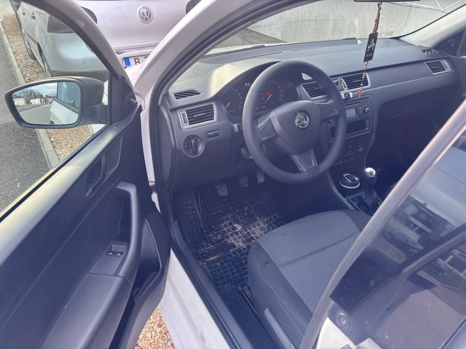 Skoda Rapid 1.6, снимка 4 - Автомобили и джипове - 54130385