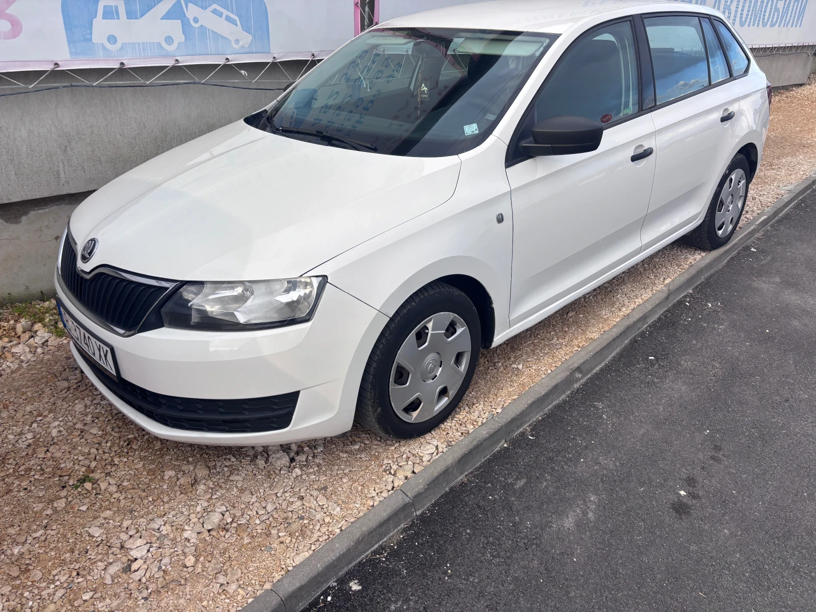 Skoda Rapid 1.6, снимка 2 - Автомобили и джипове - 54130385