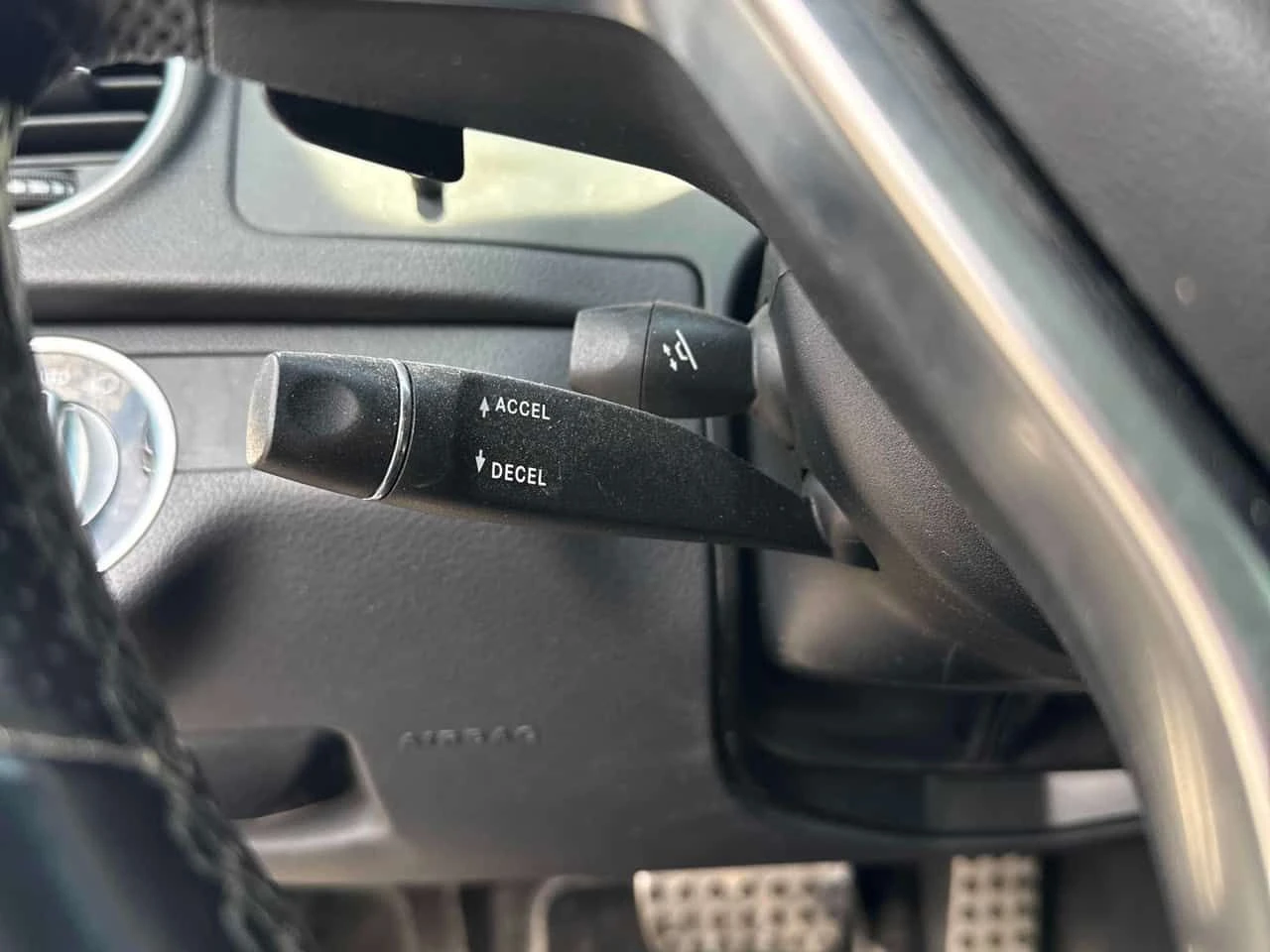 Mercedes-Benz C 250 АМГ Пакет/CARFAX/Нави/Подгрев/Панорама/RWD/, снимка 11 - Автомобили и джипове - 54240396