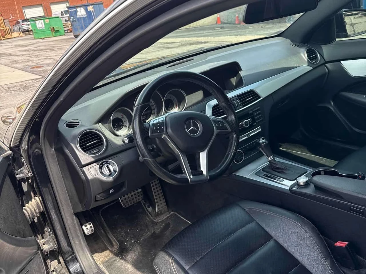 Mercedes-Benz C 250 АМГ Пакет/CARFAX/Нави/Подгрев/Панорама/RWD/, снимка 6 - Автомобили и джипове - 54240396