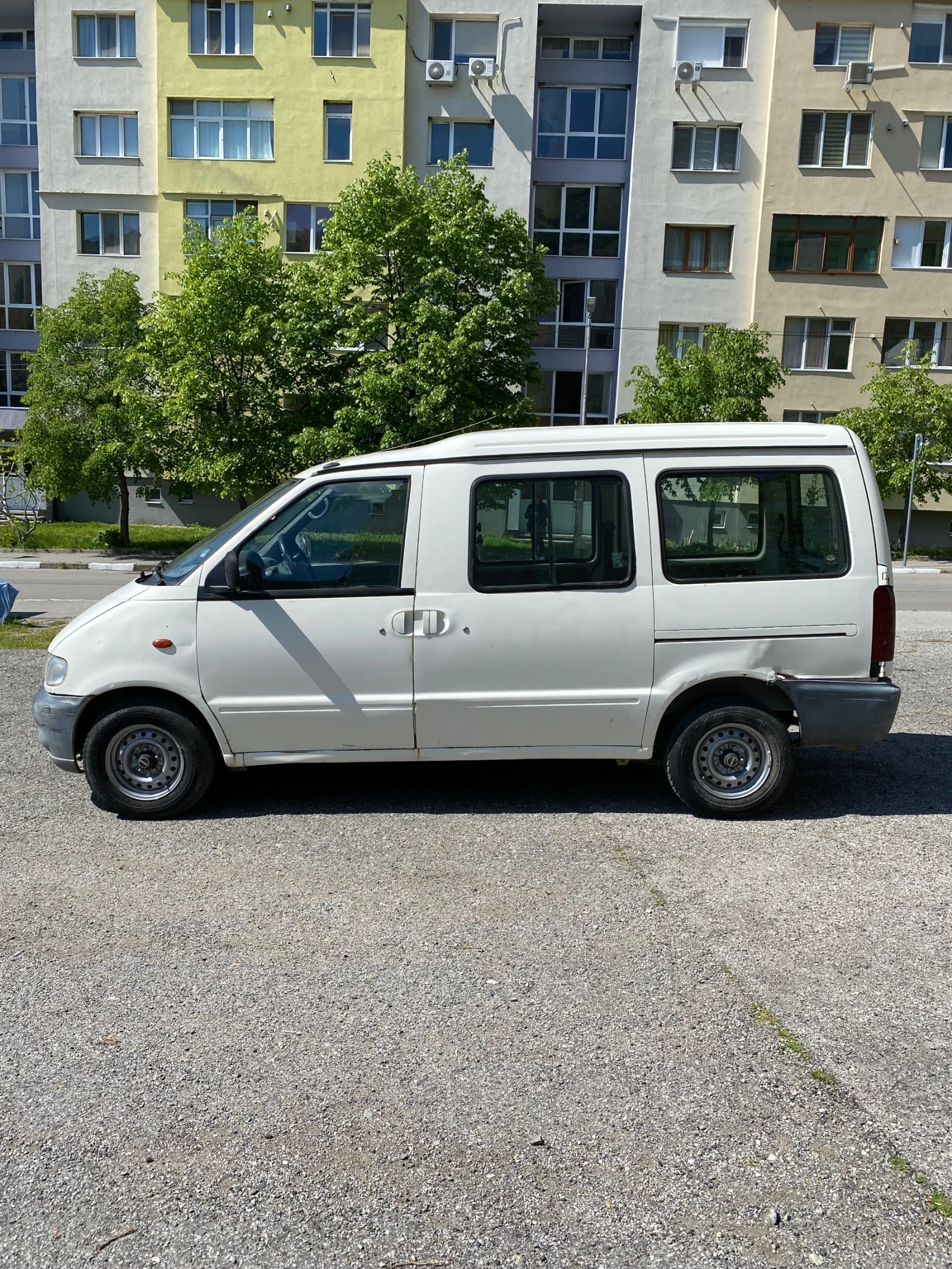 Nissan Serena 2.3 чист дизел, снимка 5 - Автомобили и джипове - 54455132