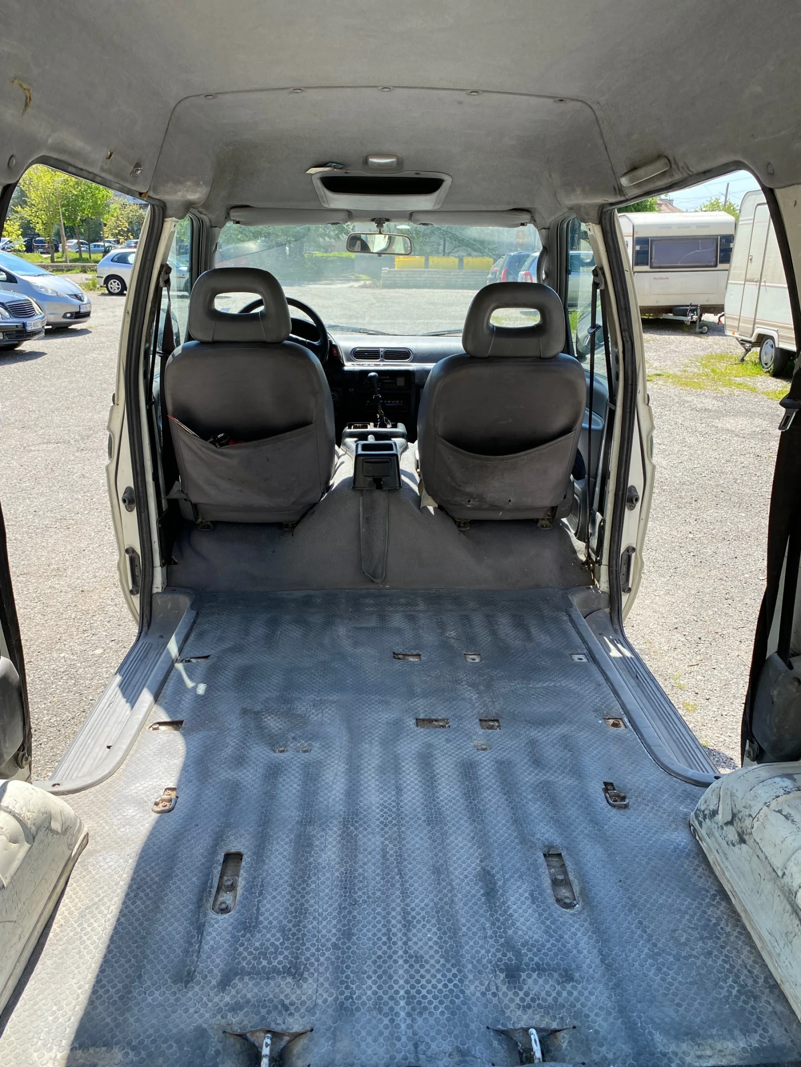 Nissan Serena 2.3 чист дизел, снимка 8 - Автомобили и джипове - 54455132