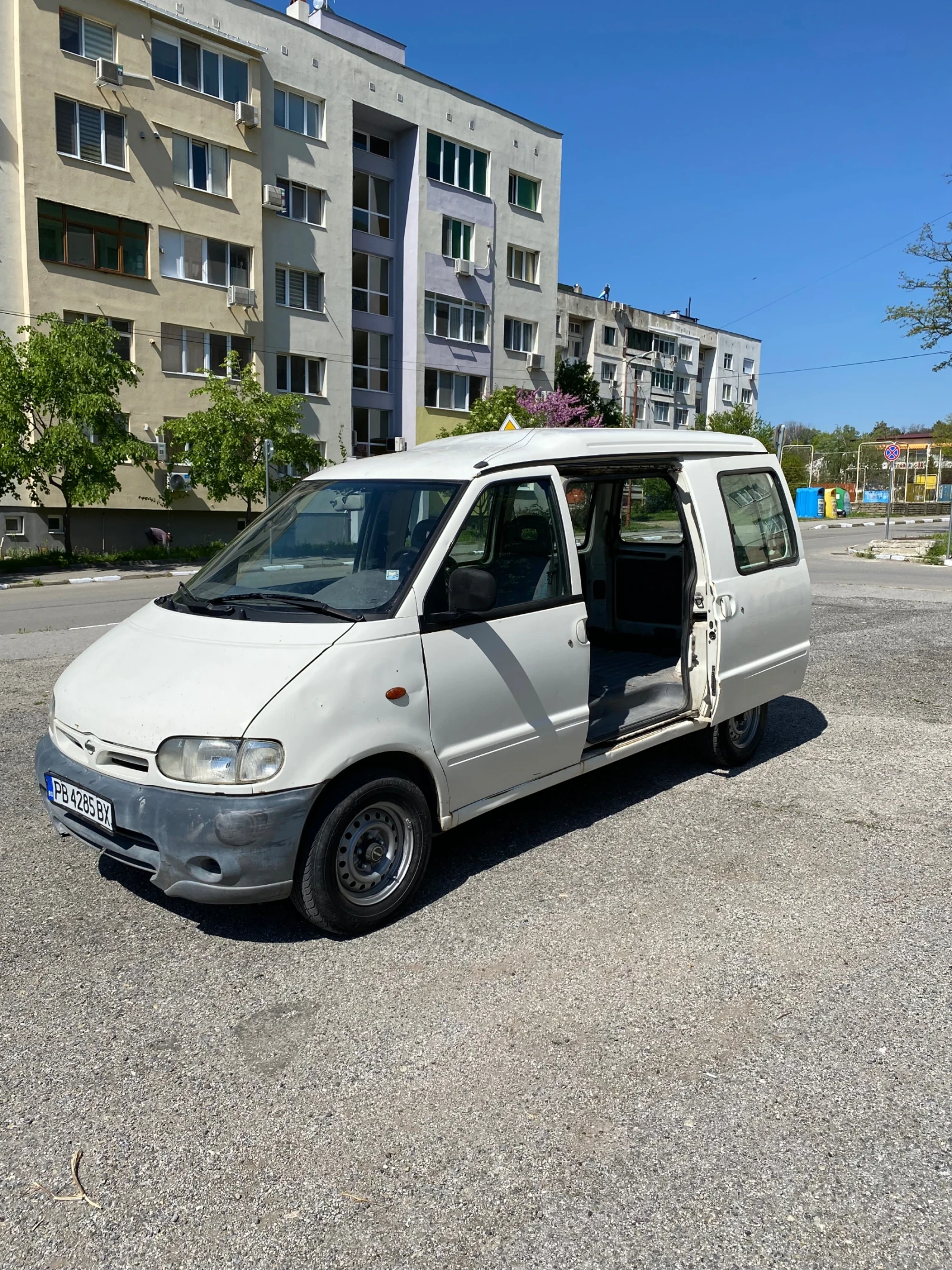 Nissan Serena 2.3 чист дизел, снимка 7 - Автомобили и джипове - 54455132