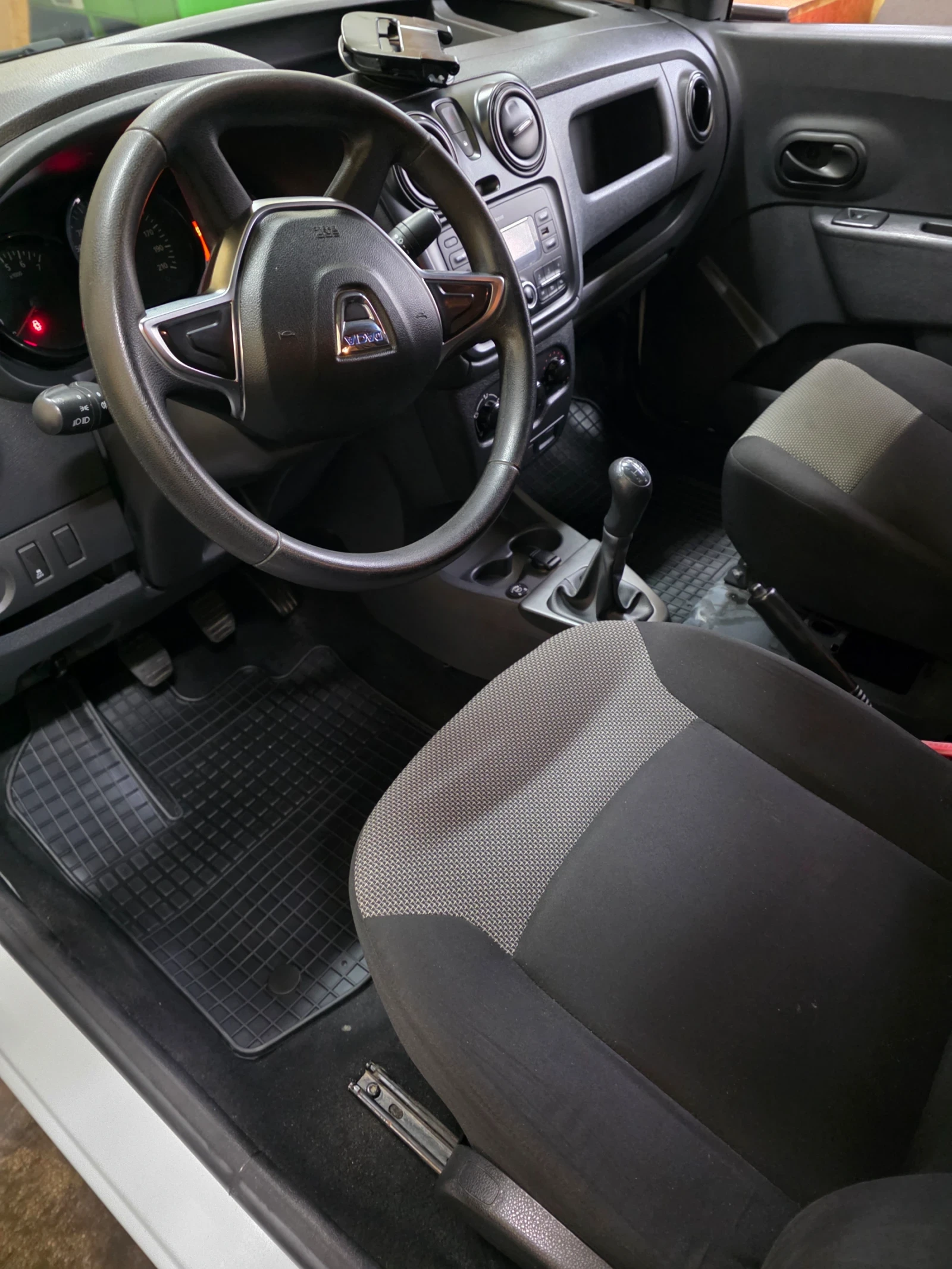 Dacia Dokker 1.6 LPG, снимка 6 - Автомобили и джипове - 54555559