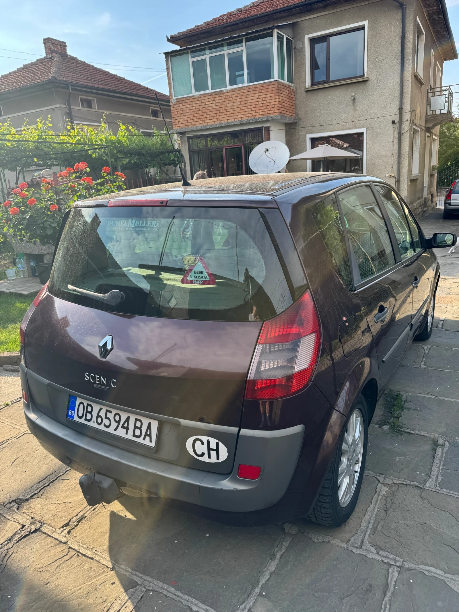 Renault Scenic 1.5 dCi, снимка 4 - Автомобили и джипове - 54818608