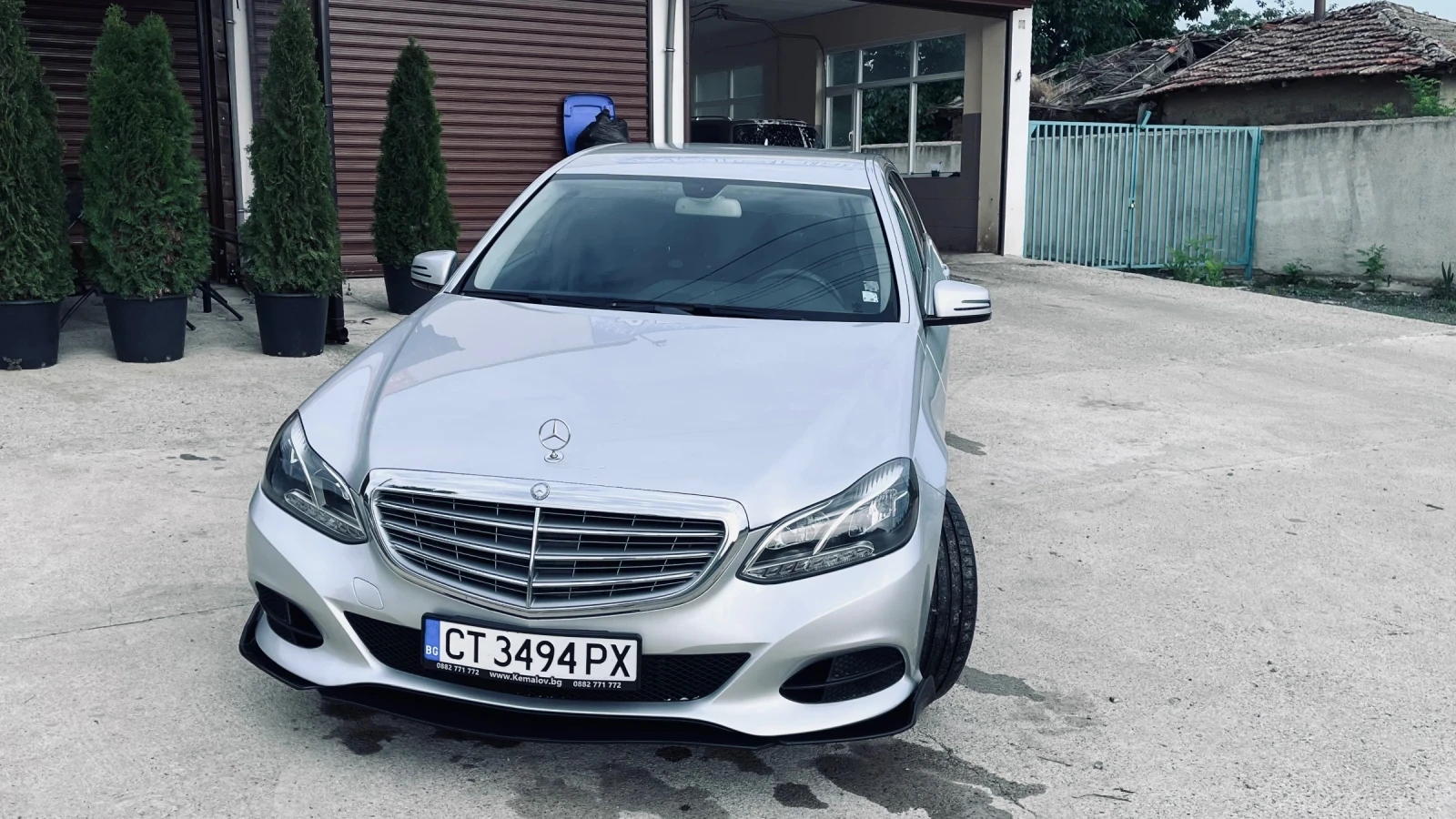 Mercedes-Benz E 220, снимка 8 - Автомобили и джипове - 54984395