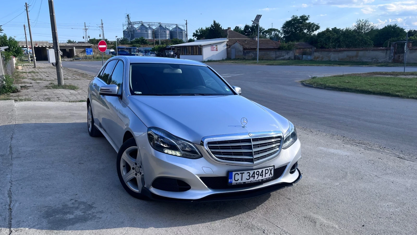 Mercedes-Benz E 220, снимка 4 - Автомобили и джипове - 54984395