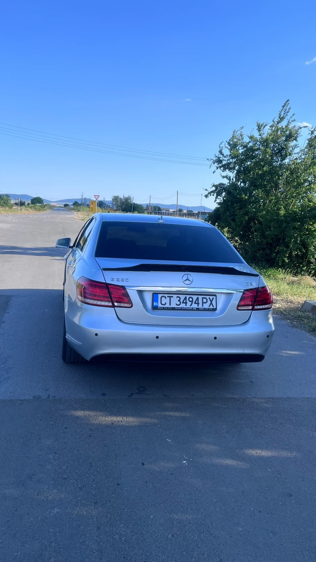 Mercedes-Benz E 220, снимка 2 - Автомобили и джипове - 54984395
