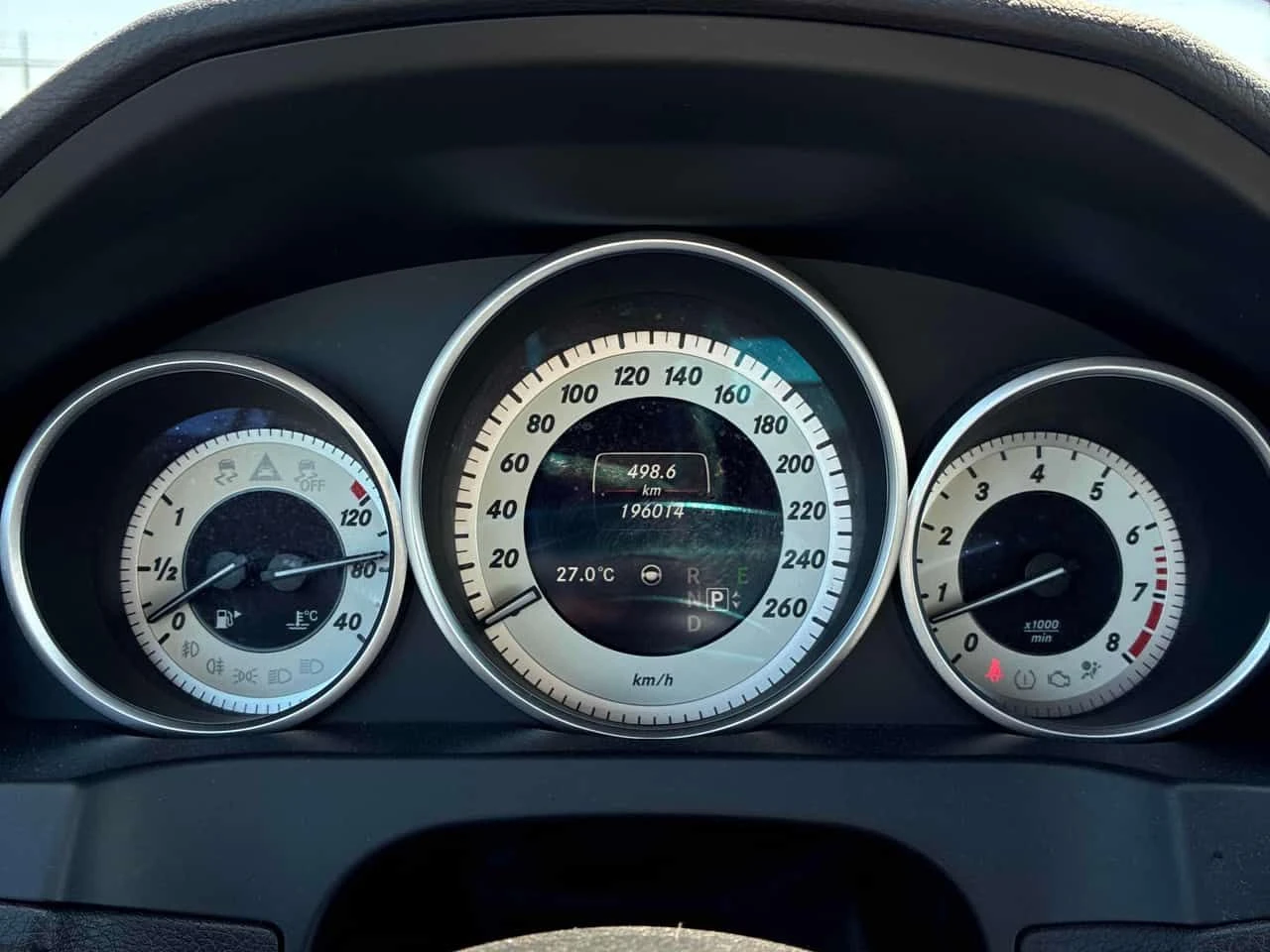 Mercedes-Benz E 400 АМГ ПАКЕТ/CARFAX/КЛИП/ДИСТРОНИК/ОБДУХ/360/ПОДГРЕВ, снимка 8 - Автомобили и джипове - 55193923