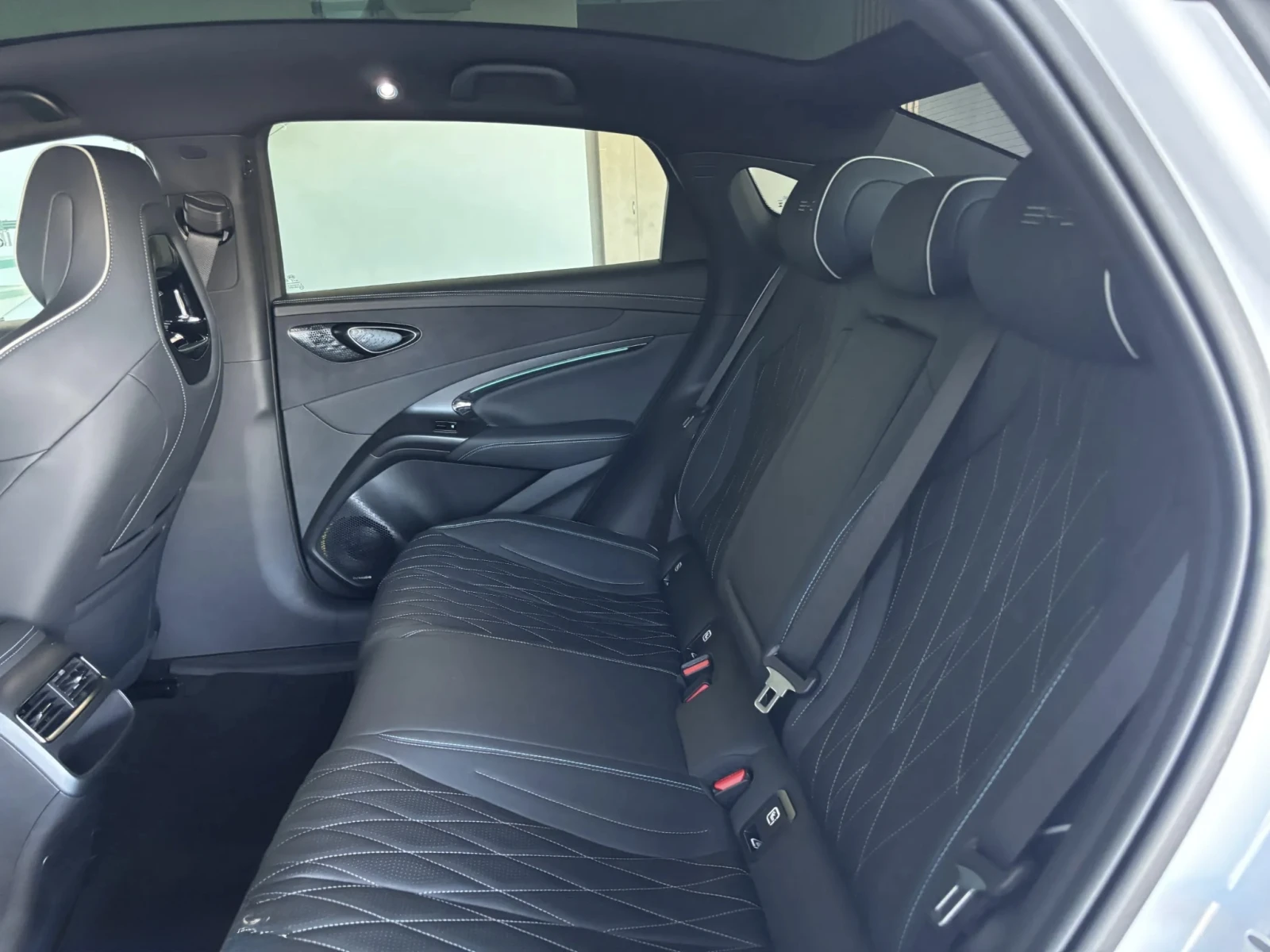 BYD Seal 530кс!!!4х4!!!ГАРАНЦИЯ!!!, снимка 8 - Автомобили и джипове - 55416124
