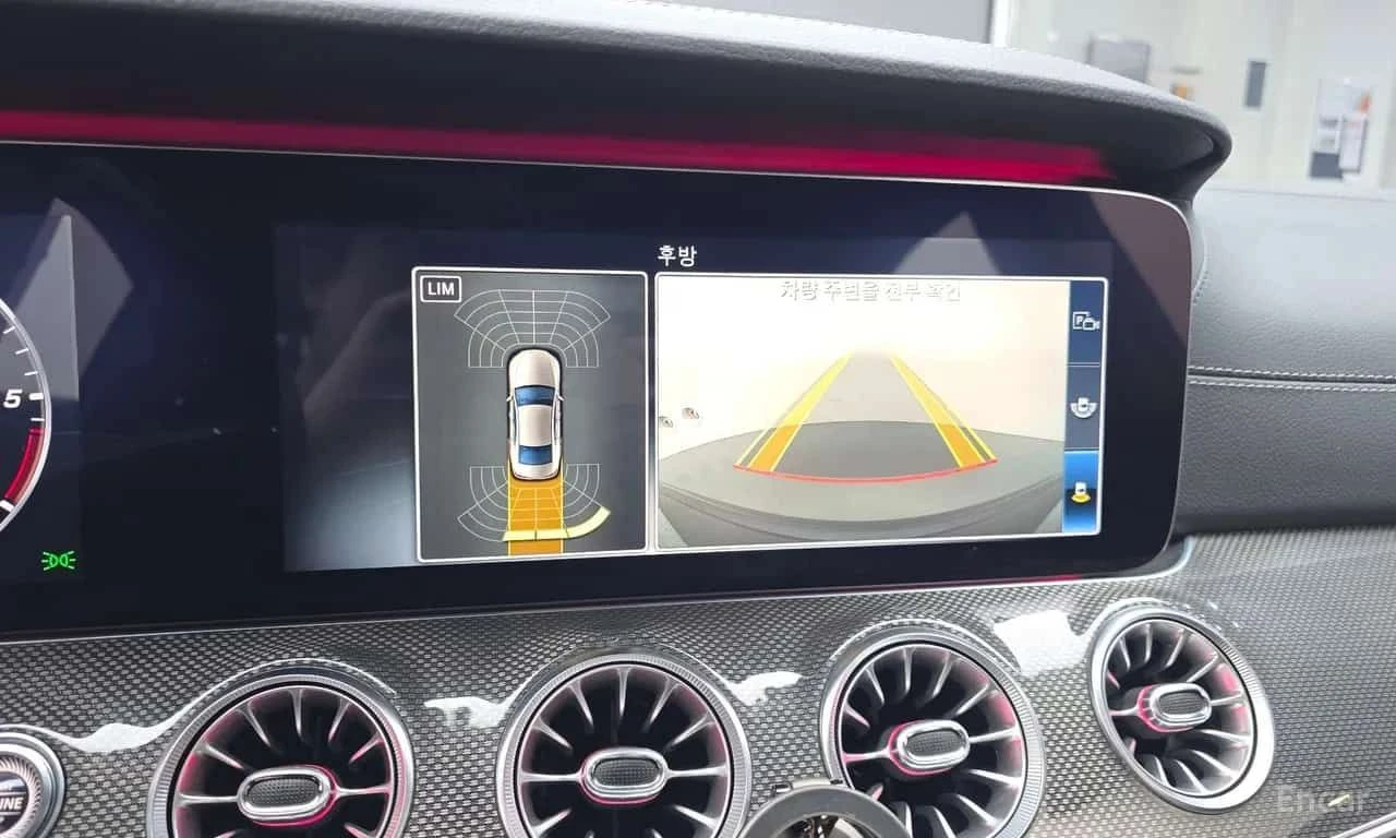 Mercedes-Benz CLS 300 * AMG Line * BURMESTER * HUD * ЦЕНА ДО БГ, снимка 17 - Автомобили и джипове - 55596402