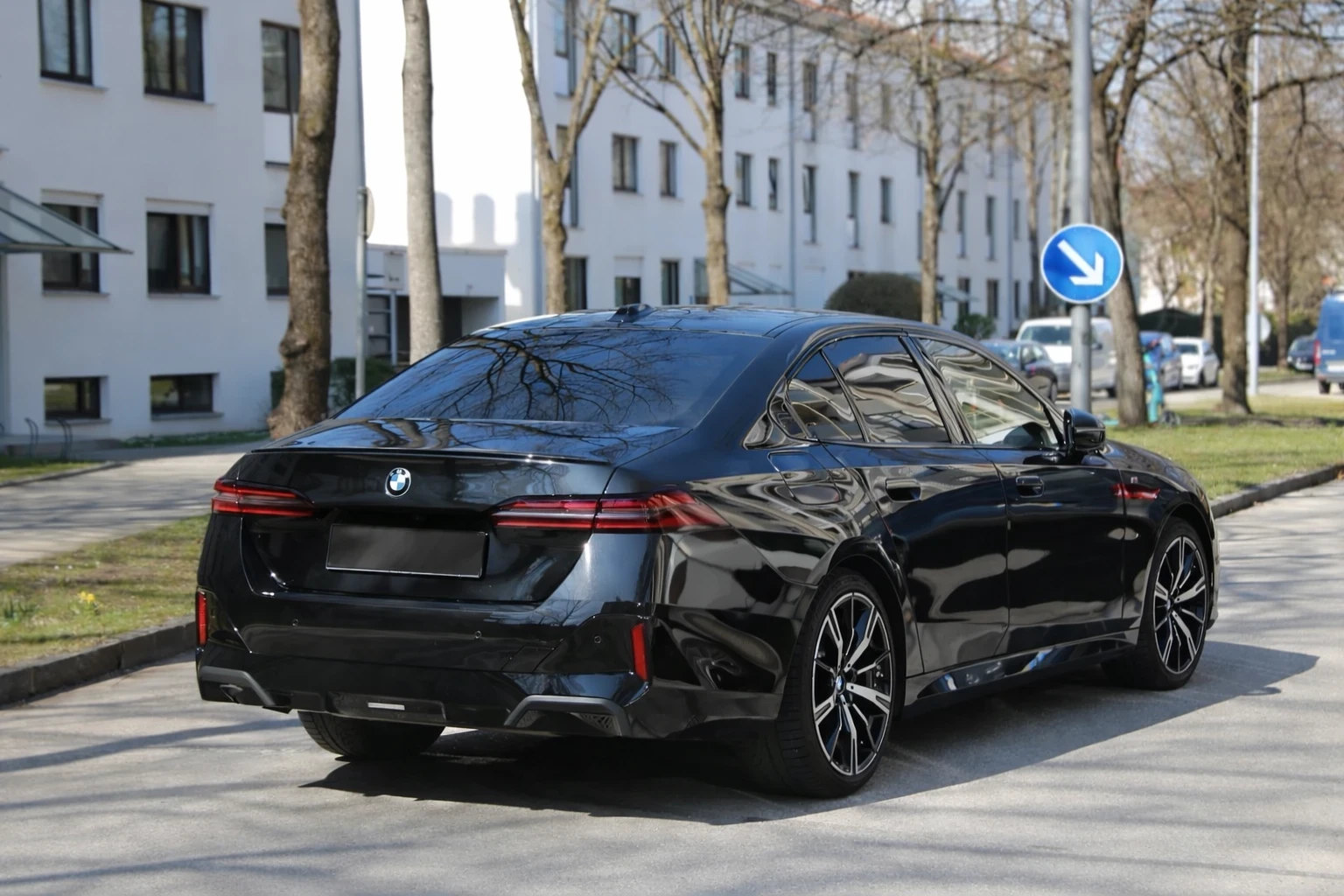 BMW 520 M-Sport PRO.Гаранция.Head- Up/ICONIC/NightVision/, снимка 3 - Автомобили и джипове - 55634752
