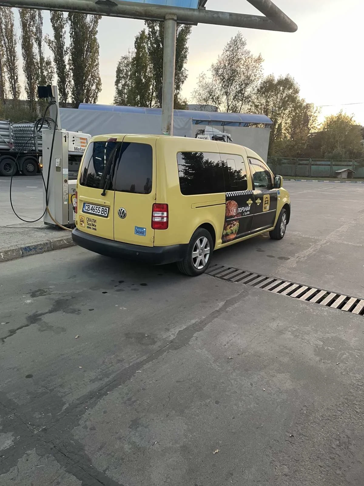 VW Caddy Макси 6+ 1 метан, снимка 4 - Автомобили и джипове - 55922663