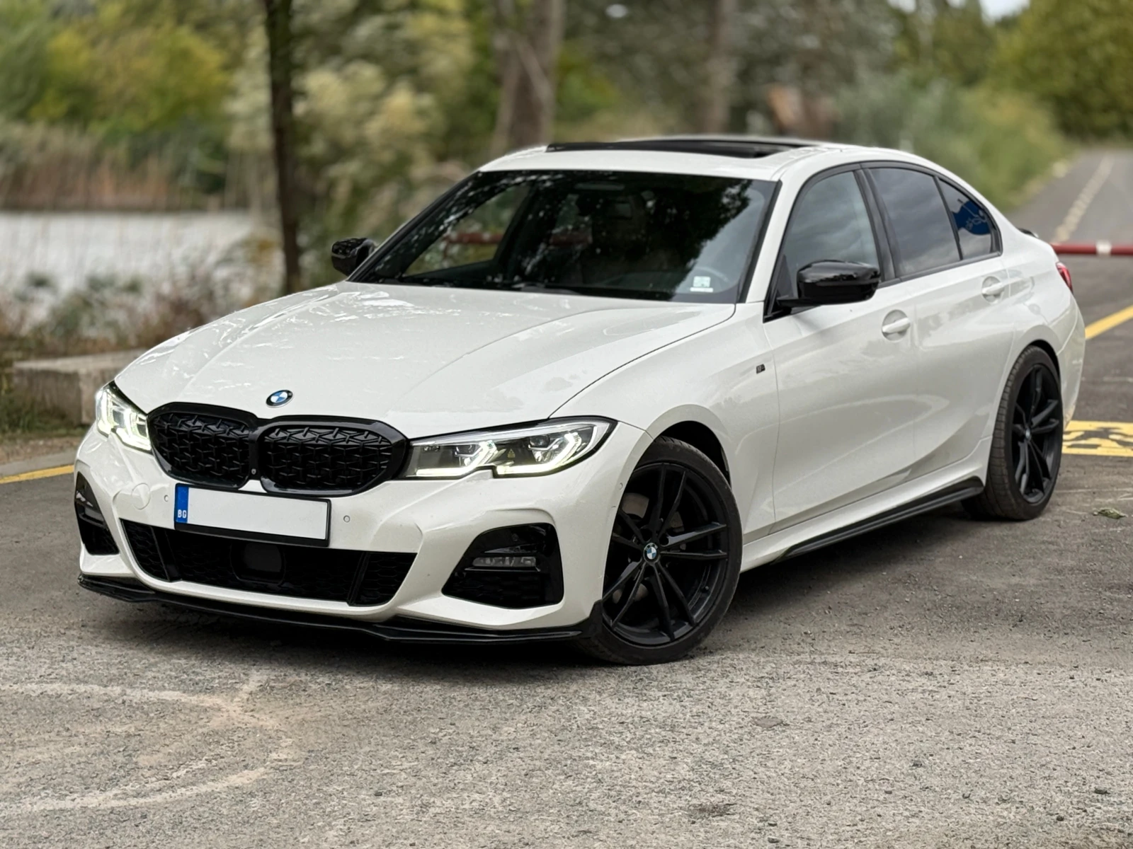 BMW 330 xDrive MSport, снимка 3 - Автомобили и джипове - 56411004