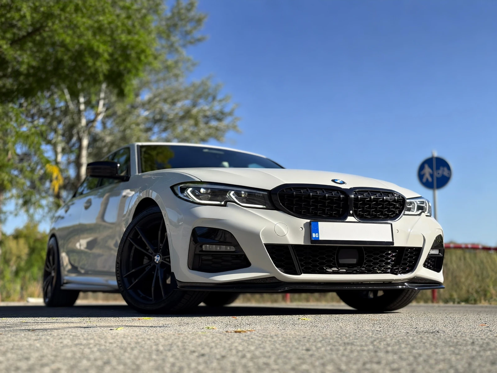BMW 330 xDrive MSport, снимка 2 - Автомобили и джипове - 56411004