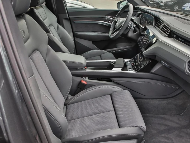 Audi Q8 E-TRON 50 QUATTRO S-LINE SPORTBACK B&O MATRIX, снимка 4 - Автомобили и джипове - 52566999