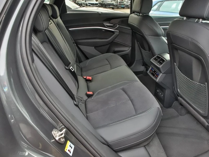 Audi Q8 E-TRON 50 QUATTRO S-LINE SPORTBACK B&O MATRIX, снимка 7 - Автомобили и джипове - 52566999