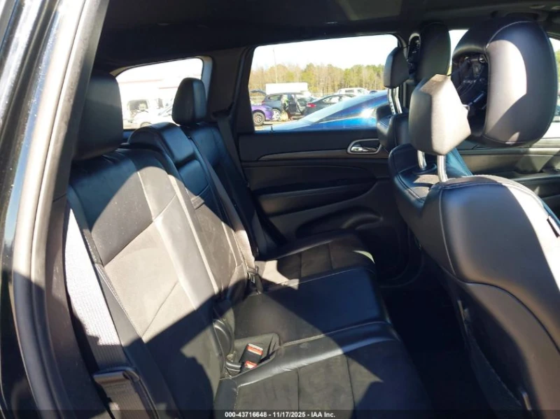 Jeep Grand cherokee 3.6l Altitude 4X2, снимка 8 - Автомобили и джипове - 53517821