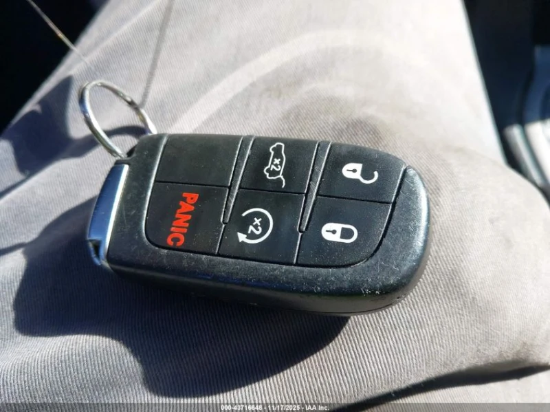 Jeep Grand cherokee 3.6l Altitude 4X2, снимка 11 - Автомобили и джипове - 53517821