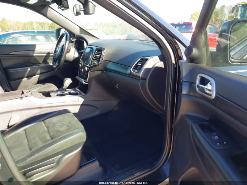 Jeep Grand cherokee 3.6l Altitude 4X2, снимка 5 - Автомобили и джипове - 53517821