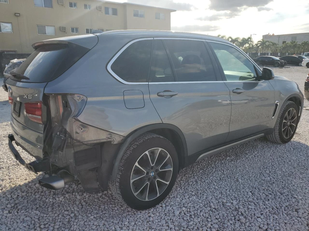 BMW X5 XDRIVE35I* PANO* DRIV.ASSIST* 360CAMERA* ПОДГРЕВИ - изображение 6