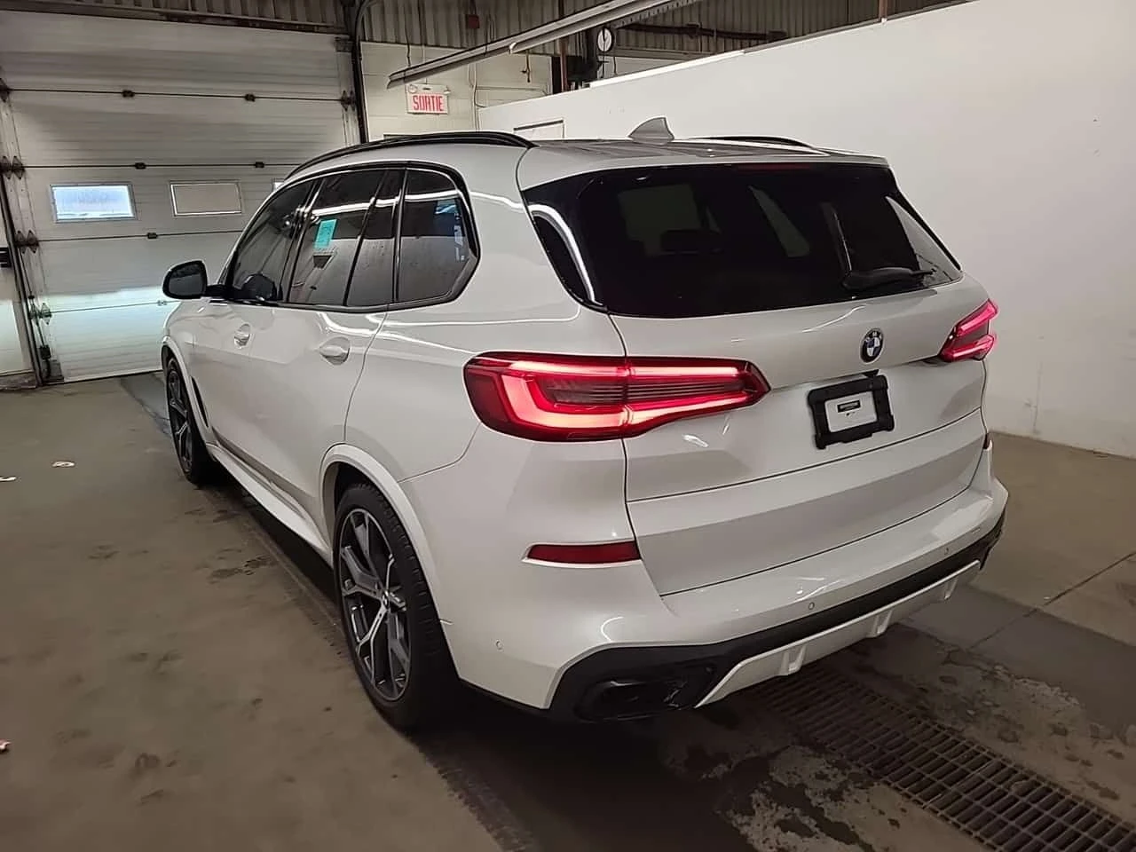 BMW X5 xDrive40i M SPORT | LASER | PANO | HUD | 360 | H/K, снимка 4 - Автомобили и джипове - 53819943