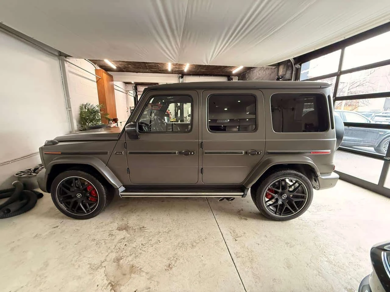 Mercedes-Benz G 63 AMG * CARFAX * ОПЦИЯ ЗА ФИНАНСИРАНЕ, снимка 2 - Автомобили и джипове - 55064458