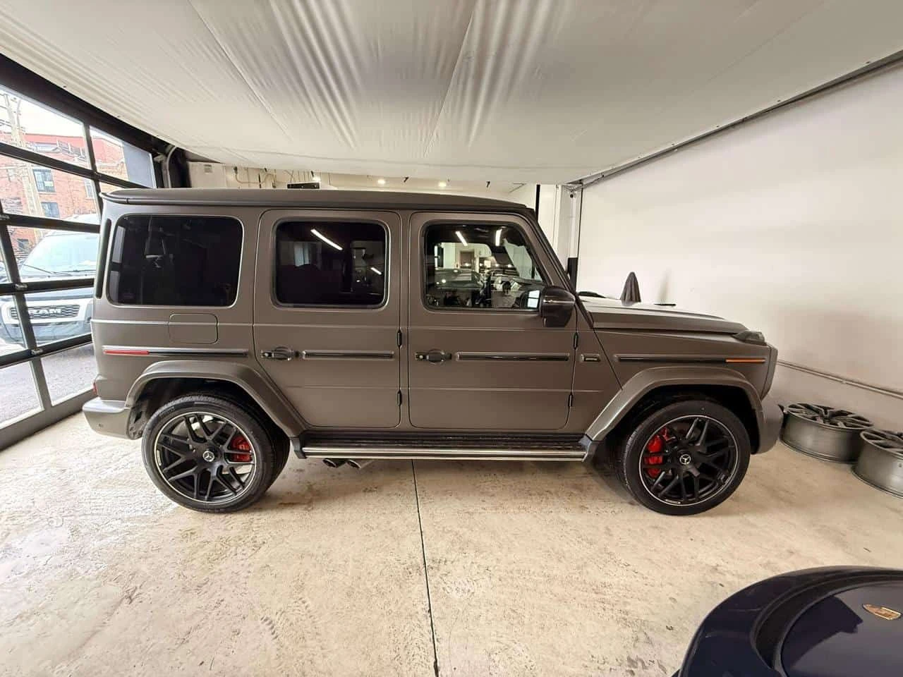 Mercedes-Benz G 63 AMG * CARFAX * ОПЦИЯ ЗА ФИНАНСИРАНЕ, снимка 3 - Автомобили и джипове - 55064458