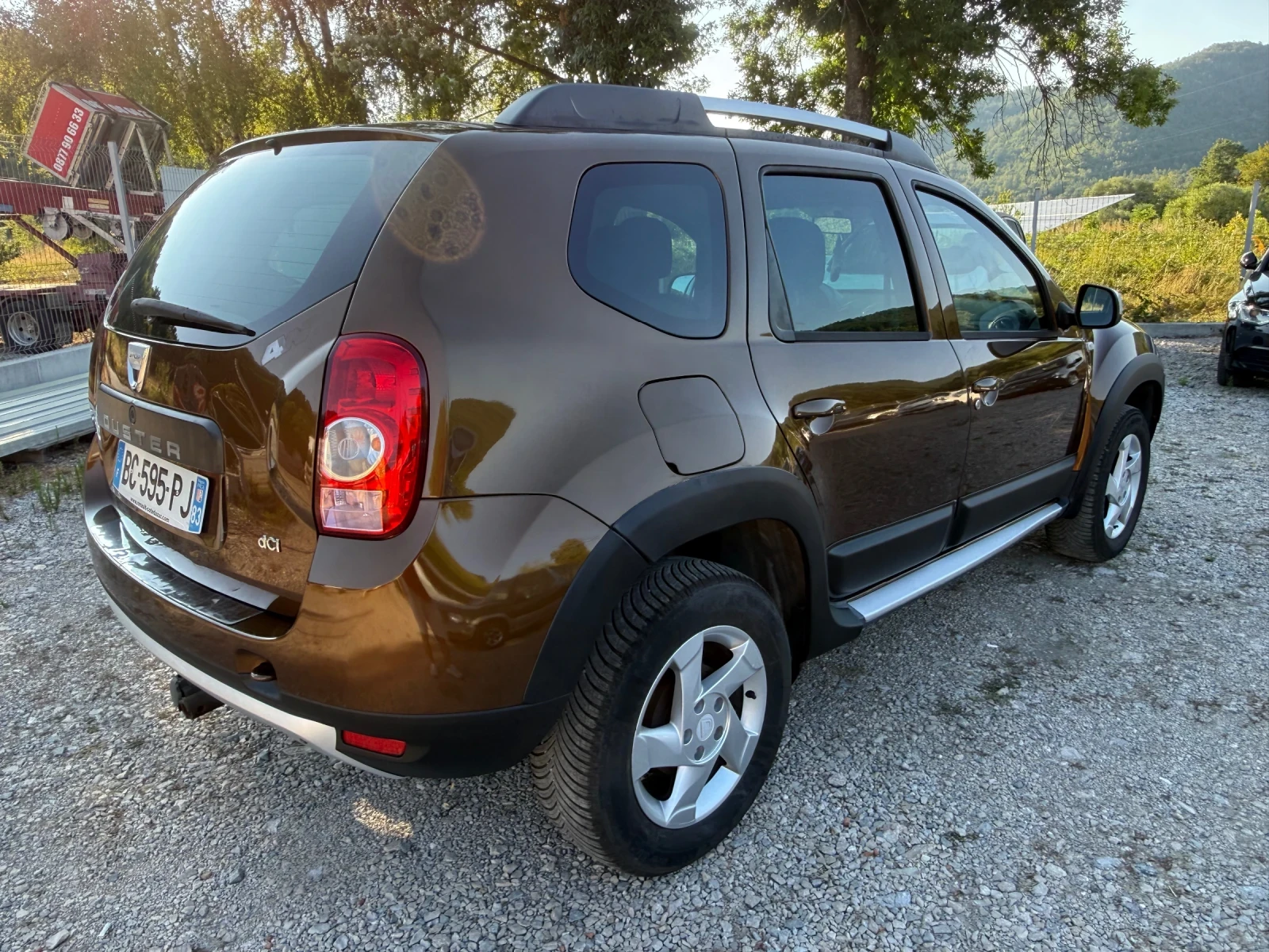 Dacia Duster 1.5dci 4* 4, снимка 5 - Автомобили и джипове - 55660271