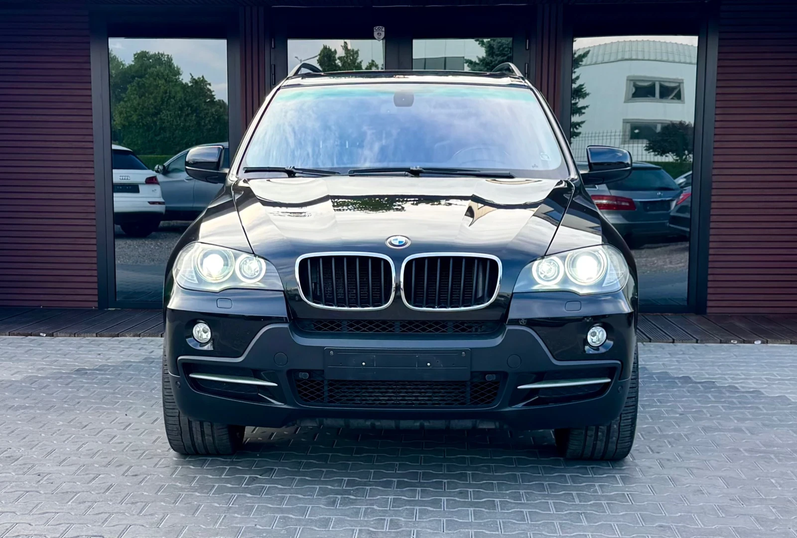BMW X5 3.0D* Kamera* Recaro* Памет* Лизинг, снимка 2 - Автомобили и джипове - 55663718