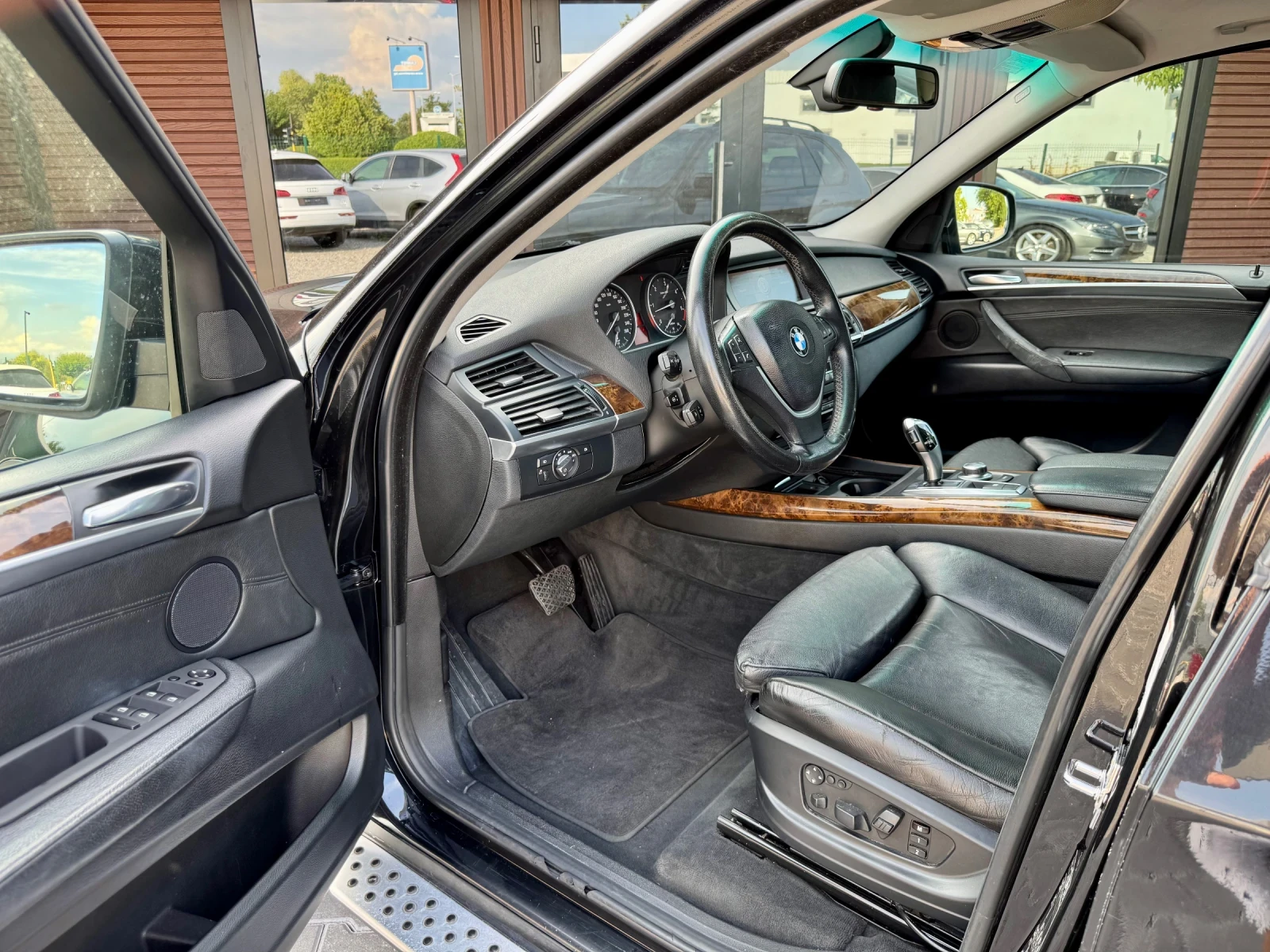 BMW X5 3.0D* Kamera* Recaro* Памет* Лизинг, снимка 7 - Автомобили и джипове - 55663718