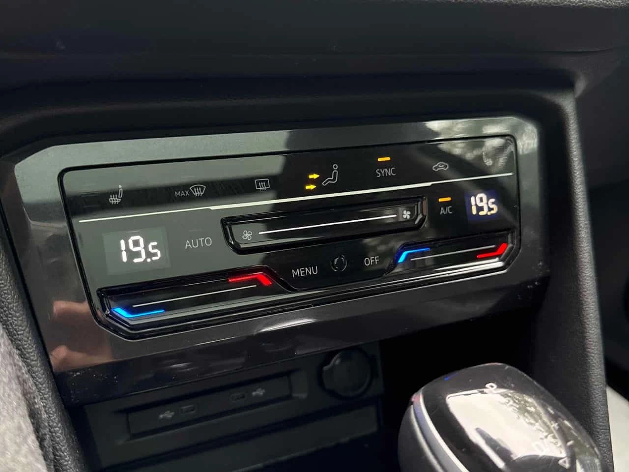 VW Tiguan * Comfortline * CARFAX * БЕЗ ПЪРВОНАЧАЛНА ВНОСКА, снимка 15 - Автомобили и джипове - 55797686
