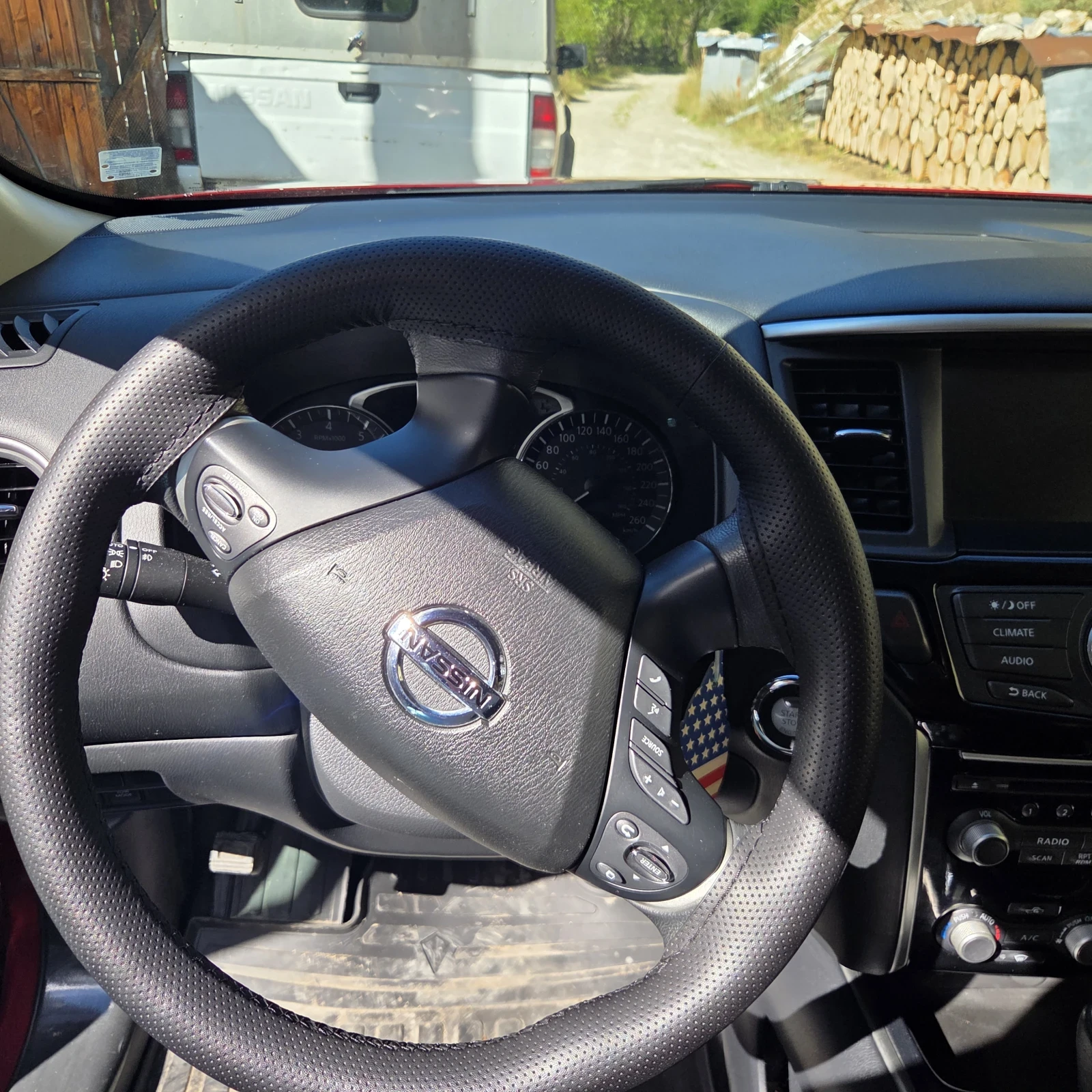 Nissan Pathfinder, снимка 7 - Автомобили и джипове - 55978244