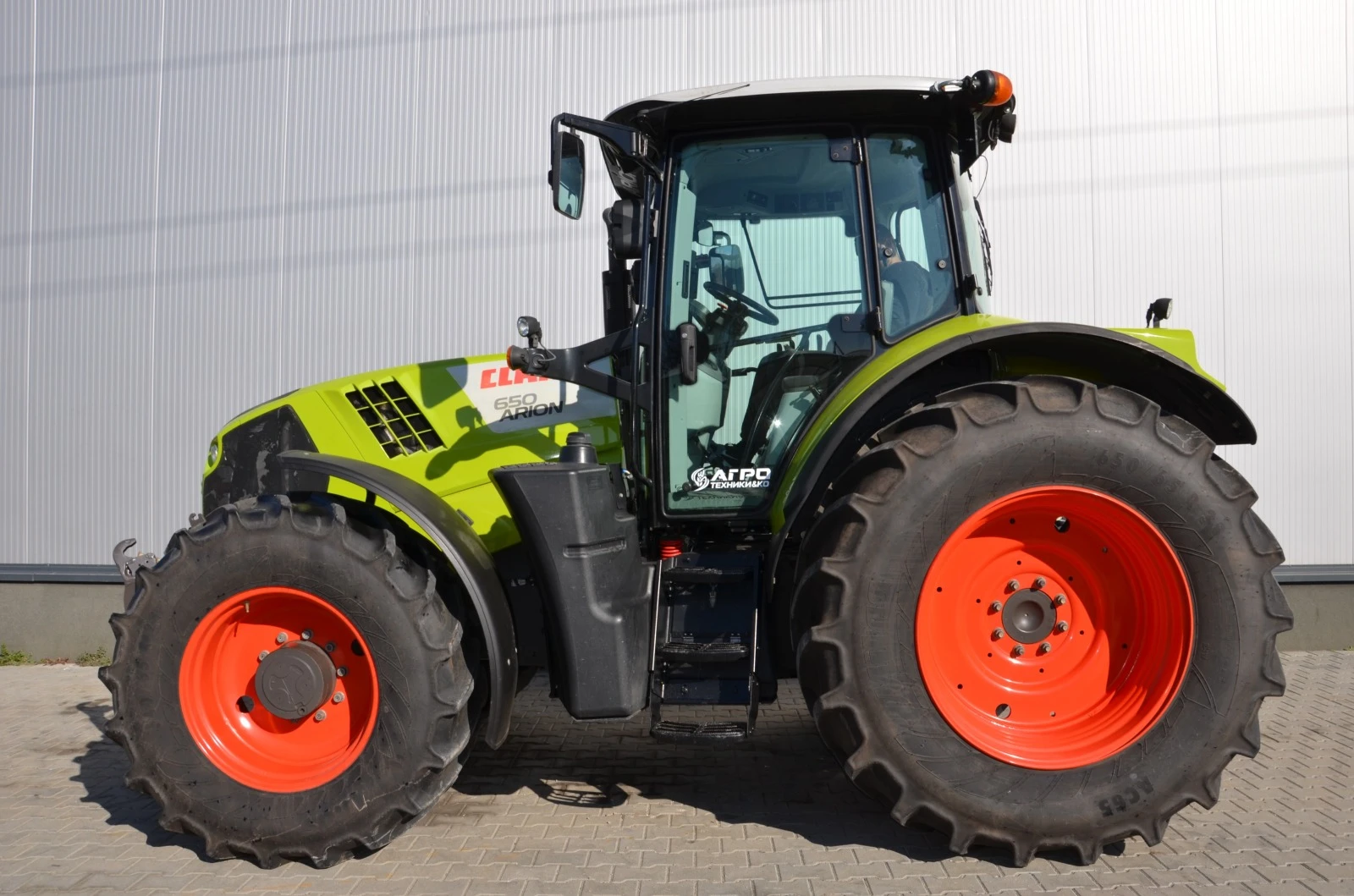 Трактор Claas ARION 650 - изображение 3